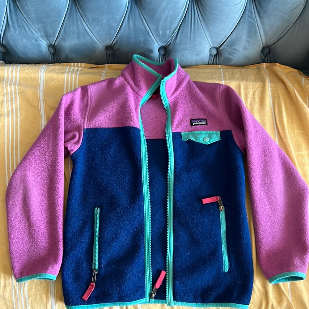 Patagonia Girl’s Synchilla Zippered Fleece. Size Small